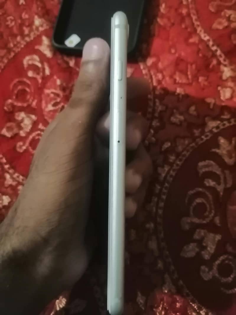 Apple iPhone 7 Plus 2