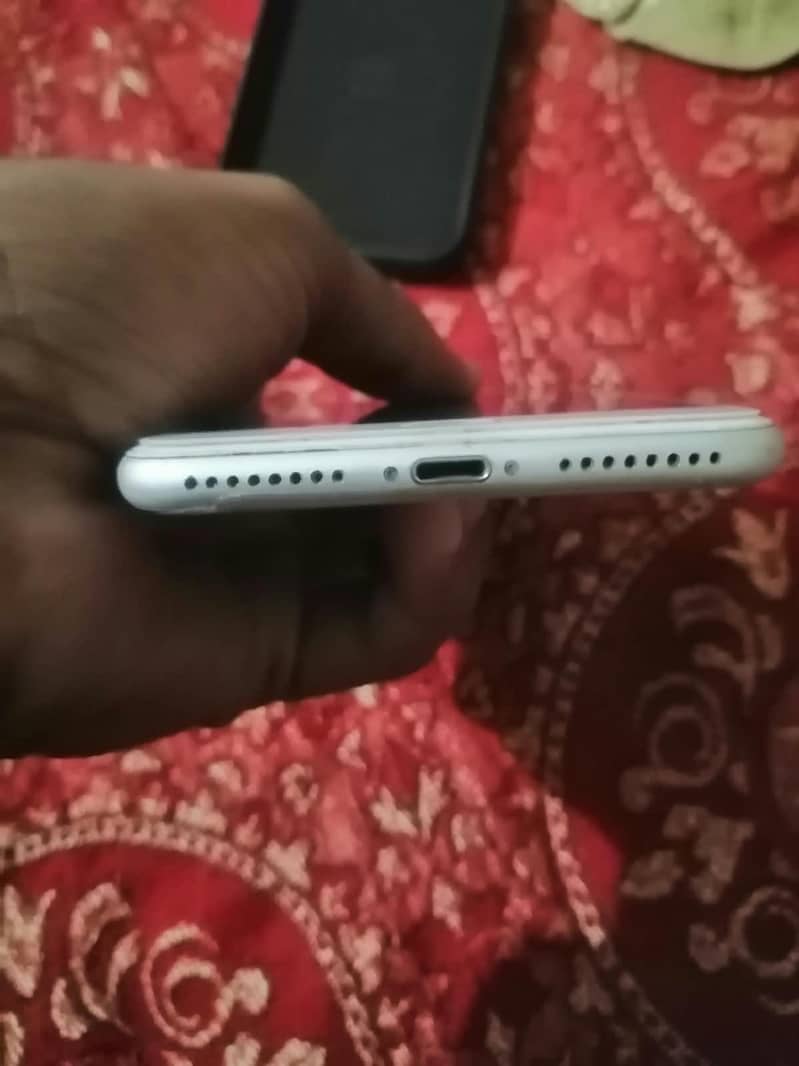Apple iPhone 7 Plus 3