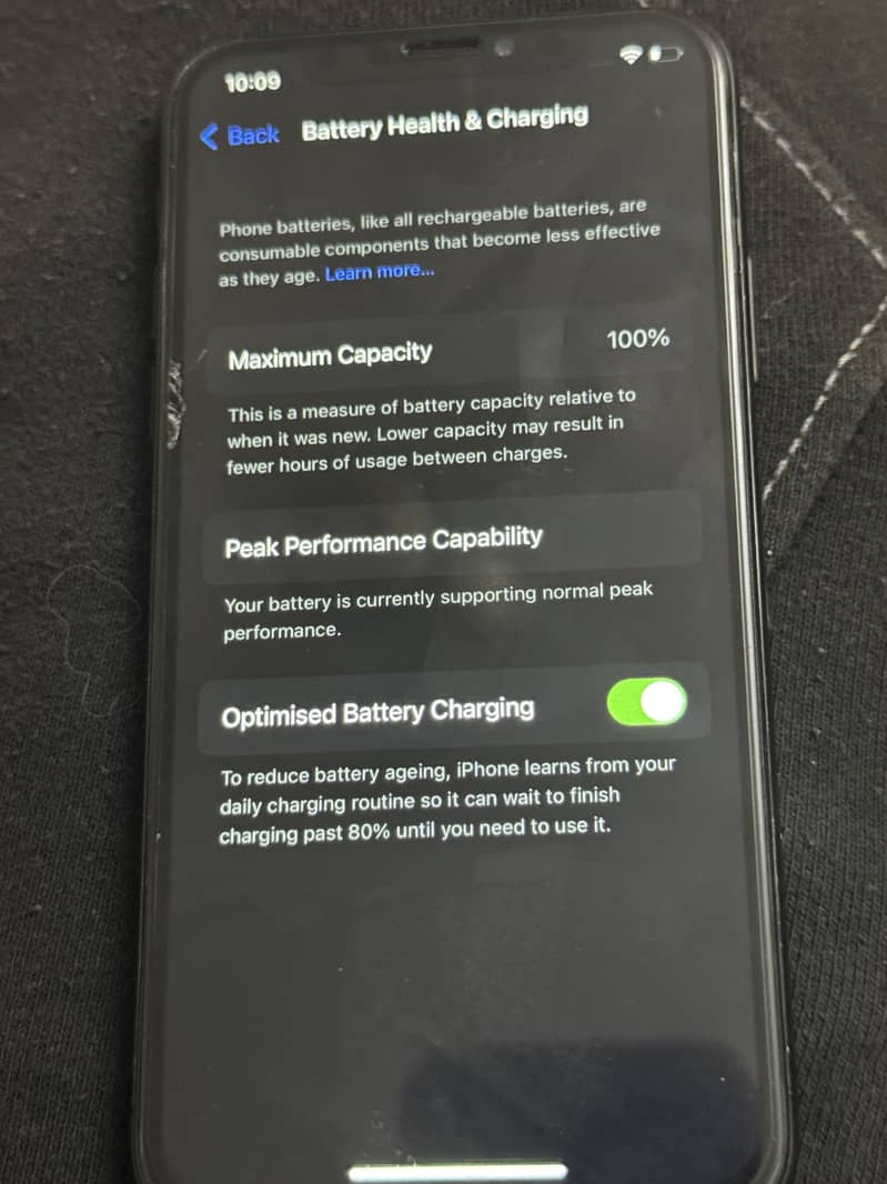 Apple iPhone X 4