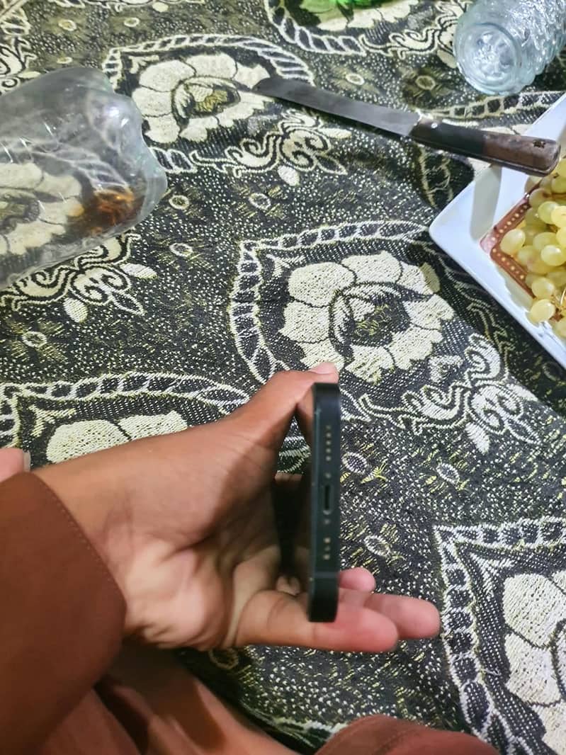 Apple iPhone 14 3