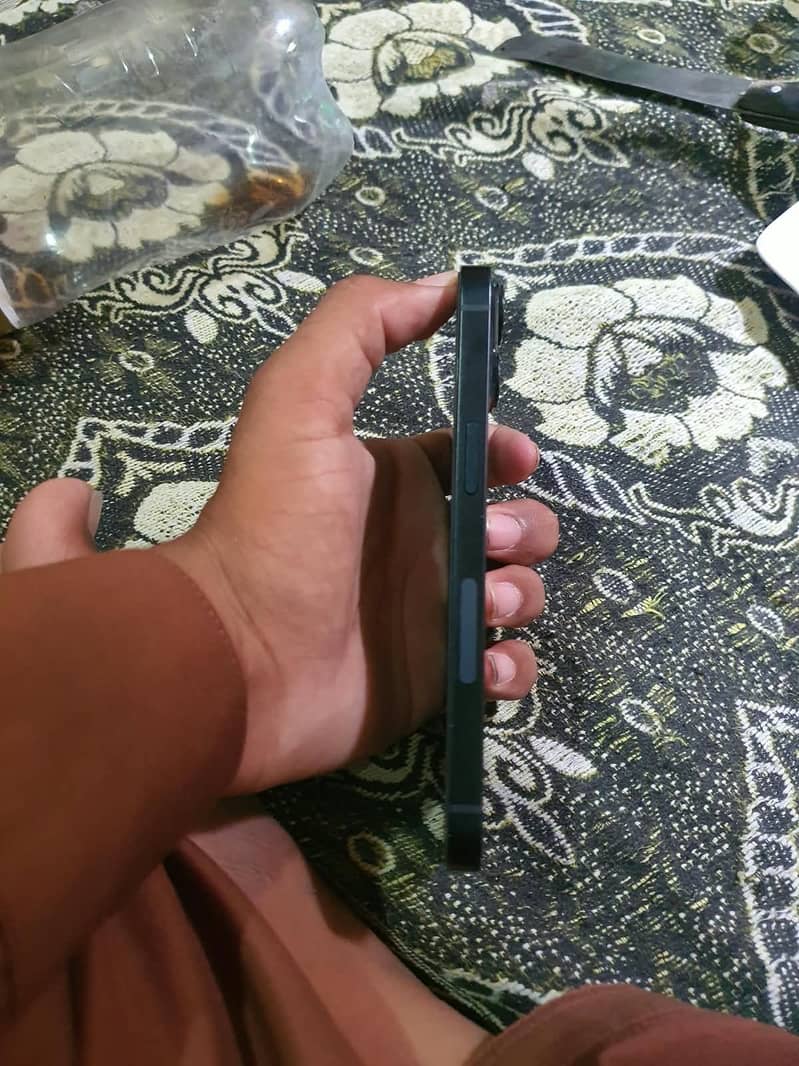 Apple iPhone 14 5