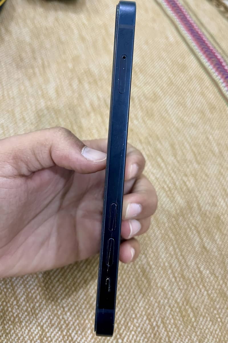 Apple iPhone 12 1