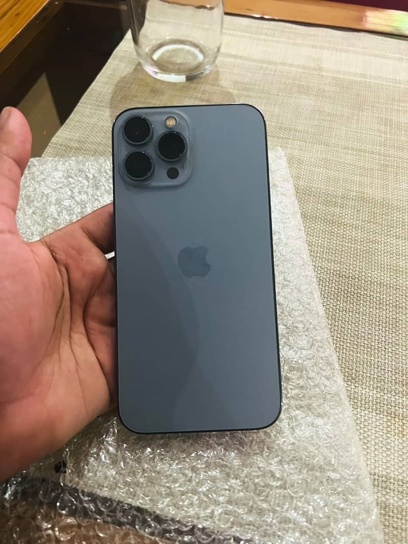 Apple iPhone 13 Pro Max 1