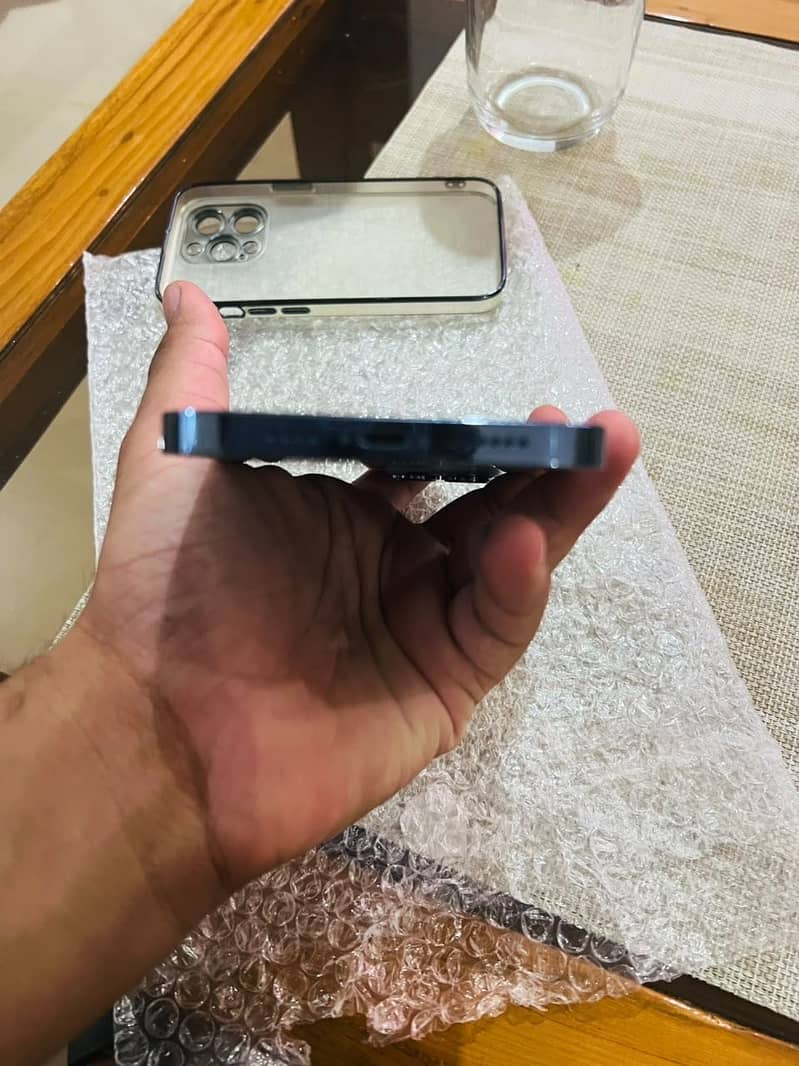 Apple iPhone 13 Pro Max 4