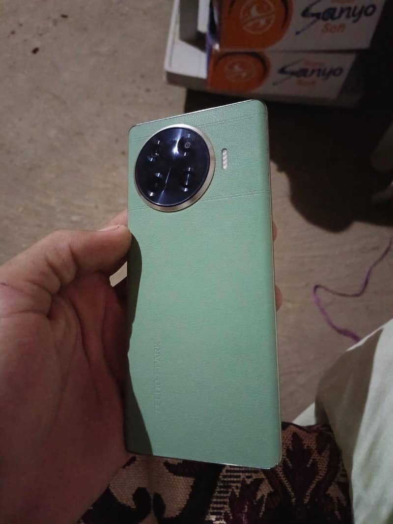 Tecno Spark 20 Pro Plus 0