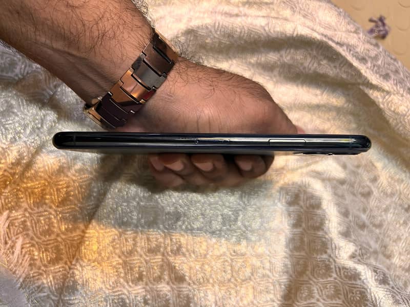 Apple iPhone 11 Pro Max 1