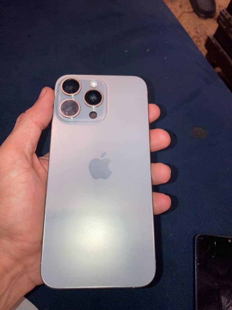 Apple iPhone 15 Pro Max 1
