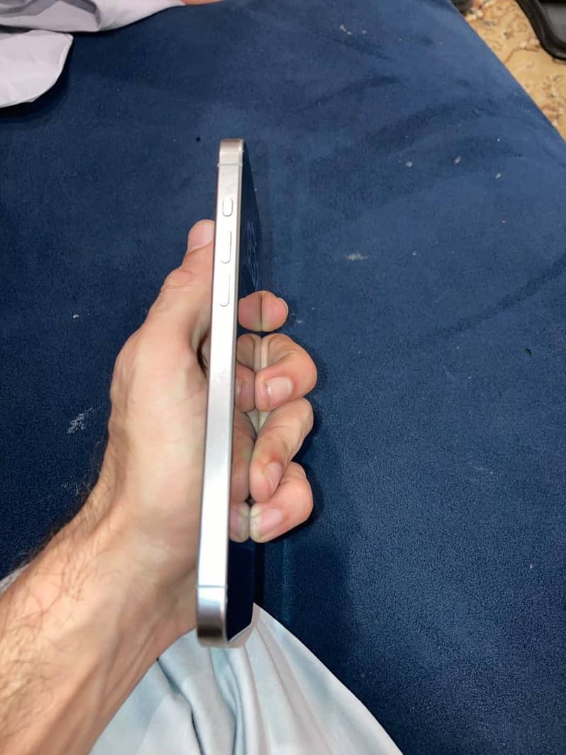 Apple iPhone 15 Pro Max 2