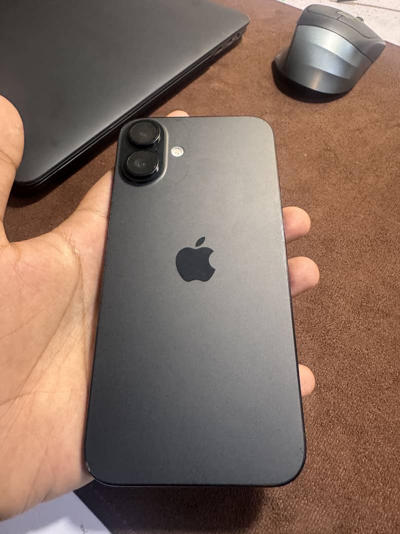 Apple iPhone 16 Plus 3