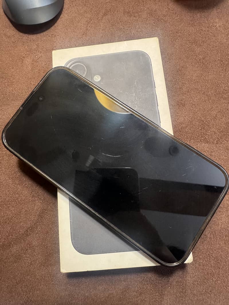 Apple iPhone 16 Plus 8