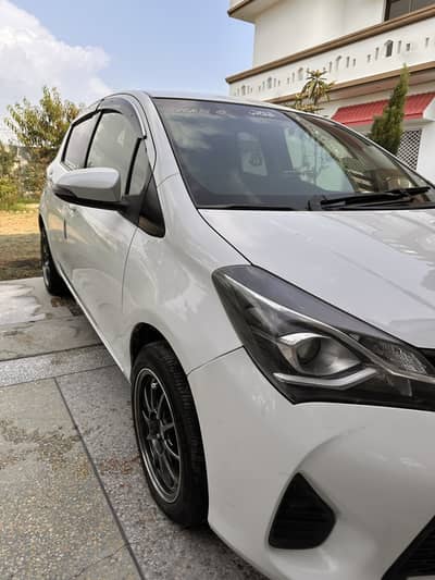 Toyota Vitz 2015