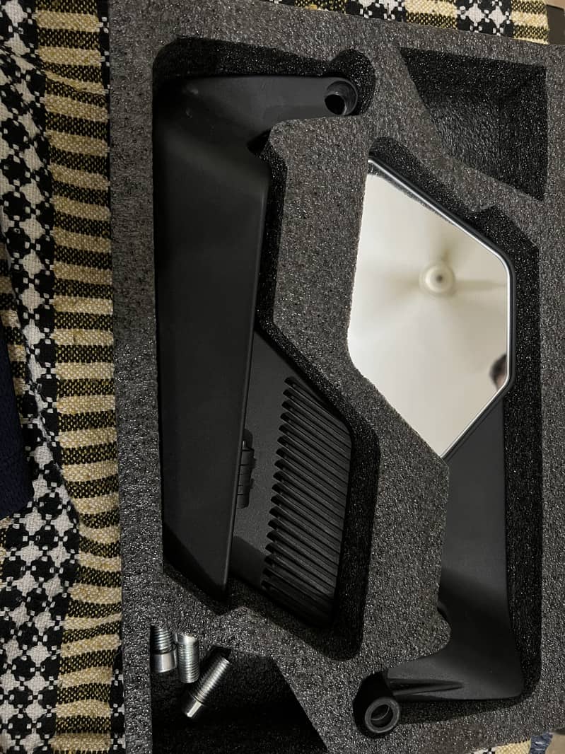 Stylish side mirrors 2