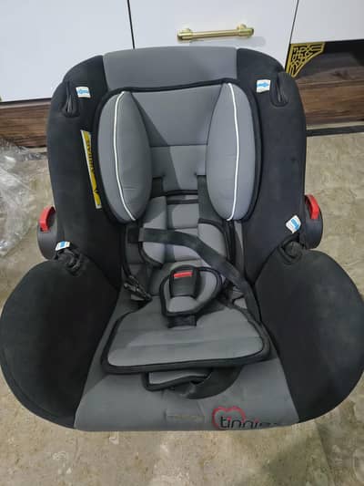 Tinnies Baby Carry Cot / infant car seat