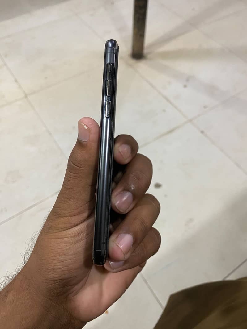 Apple iPhone 11 Pro 0