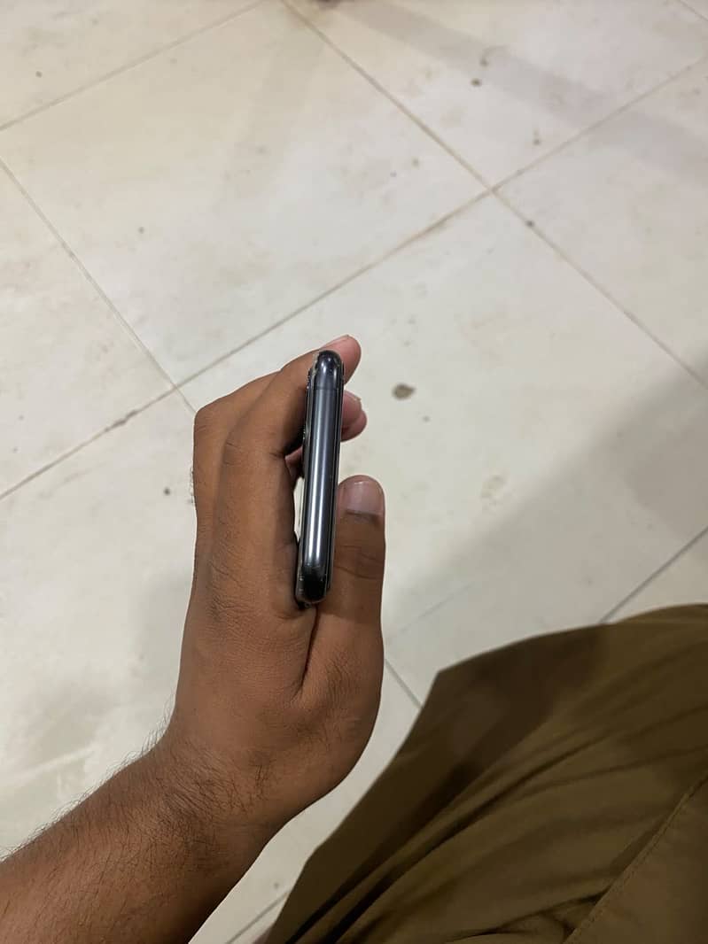 Apple iPhone 11 Pro 5