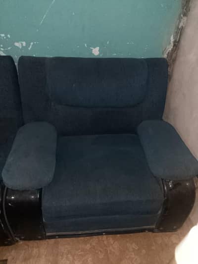 Gud condition sofa set 3 peace