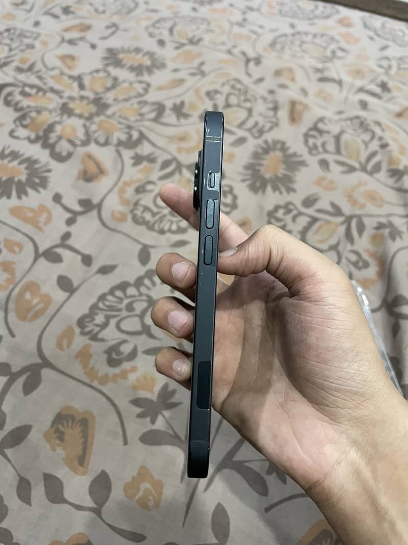 Apple Iphone 14 3