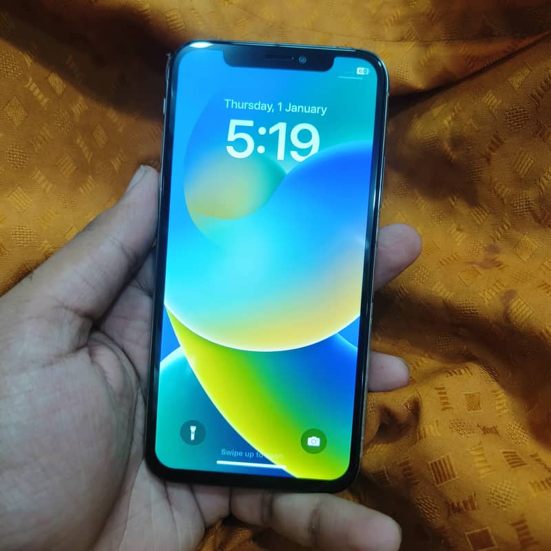 Apple iPhone X 3