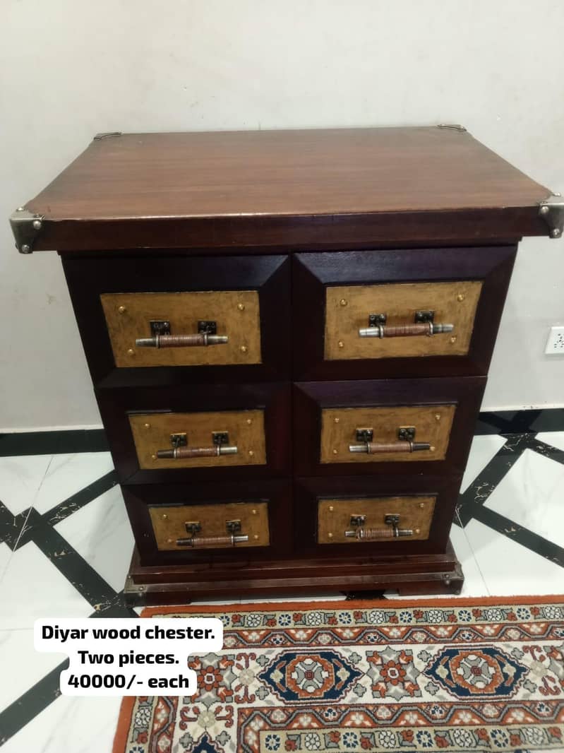 Carpets / Console / Chester / Dinner set / Decor items 3