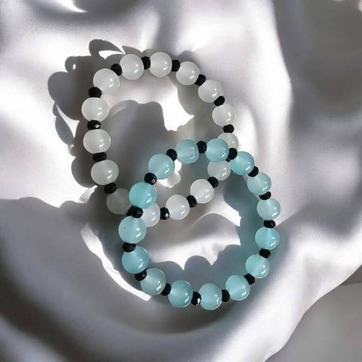 Bracelets 0
