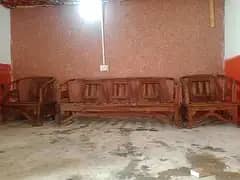 sofa set 5 seater mazboot lakri ka bana hoa