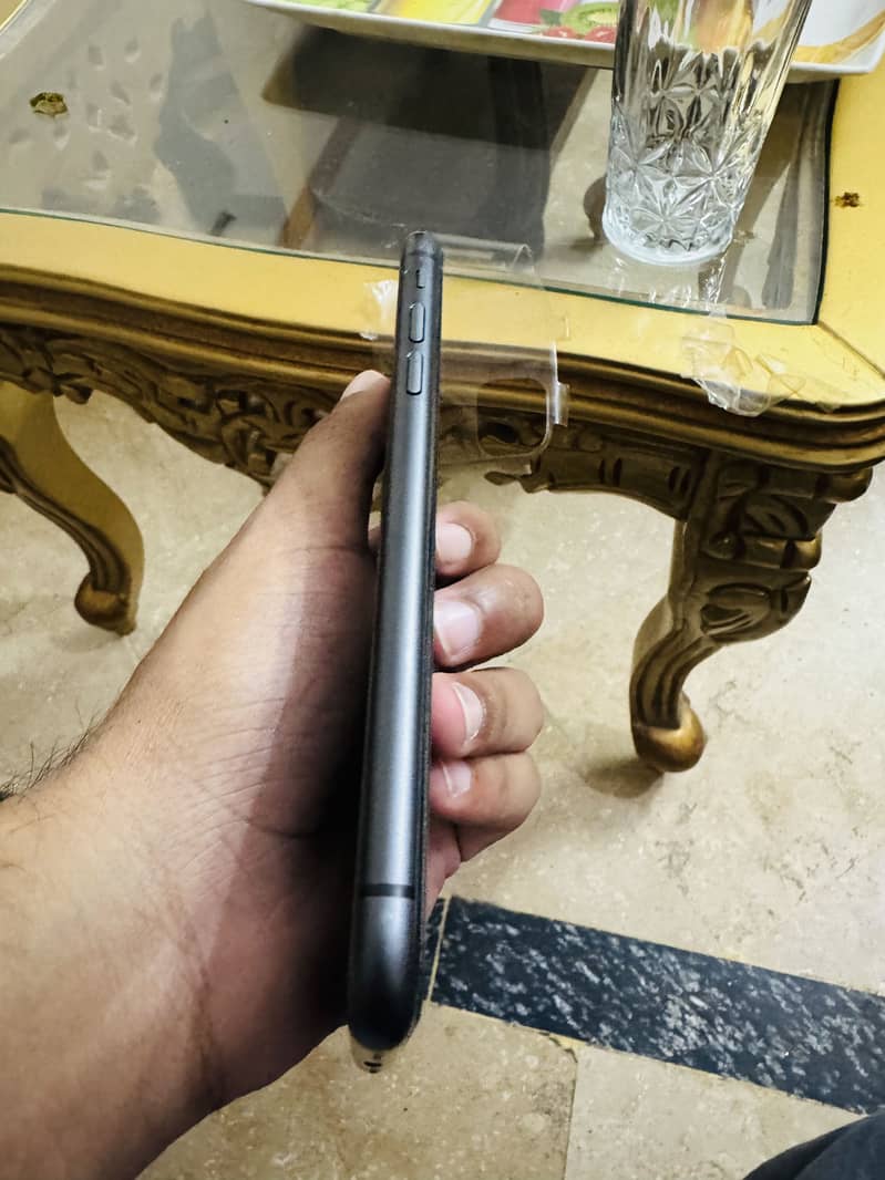 Apple iPhone 11 2