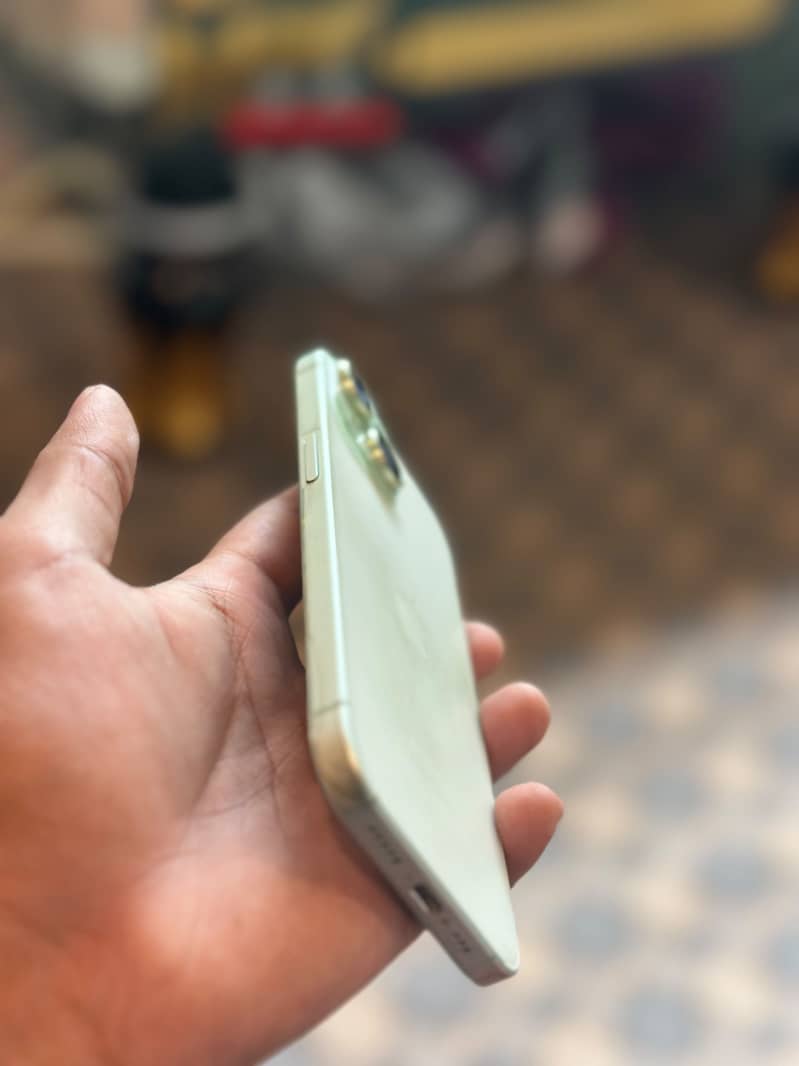 Apple iPhone 15 2