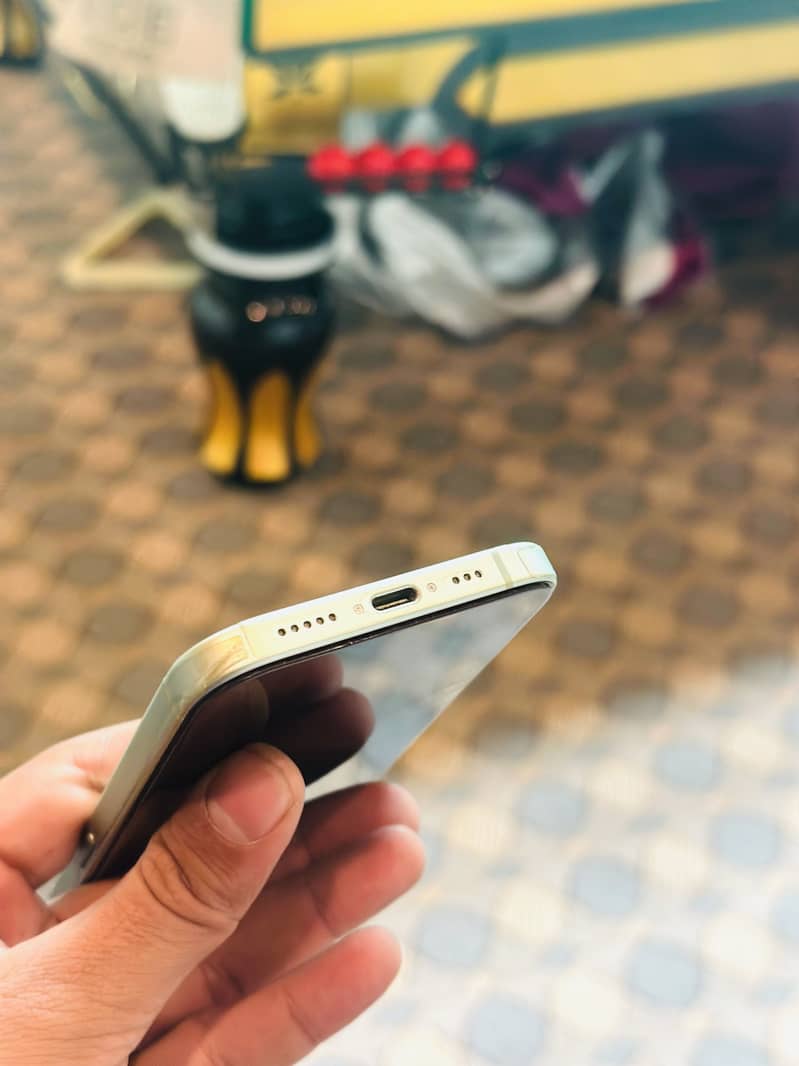 Apple iPhone 15 3