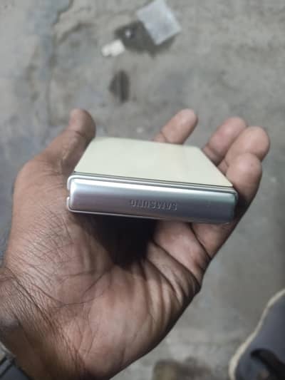 Samsung Mobile Z Flip 3