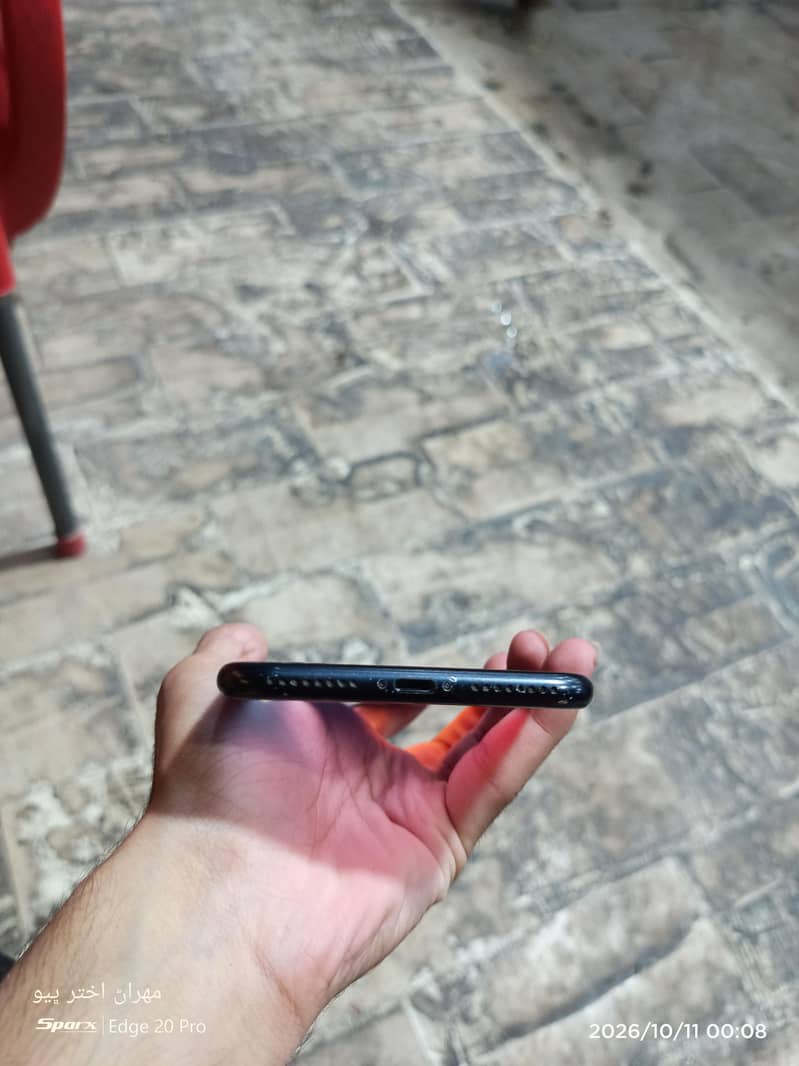 Apple iPhone 7 Plus 2
