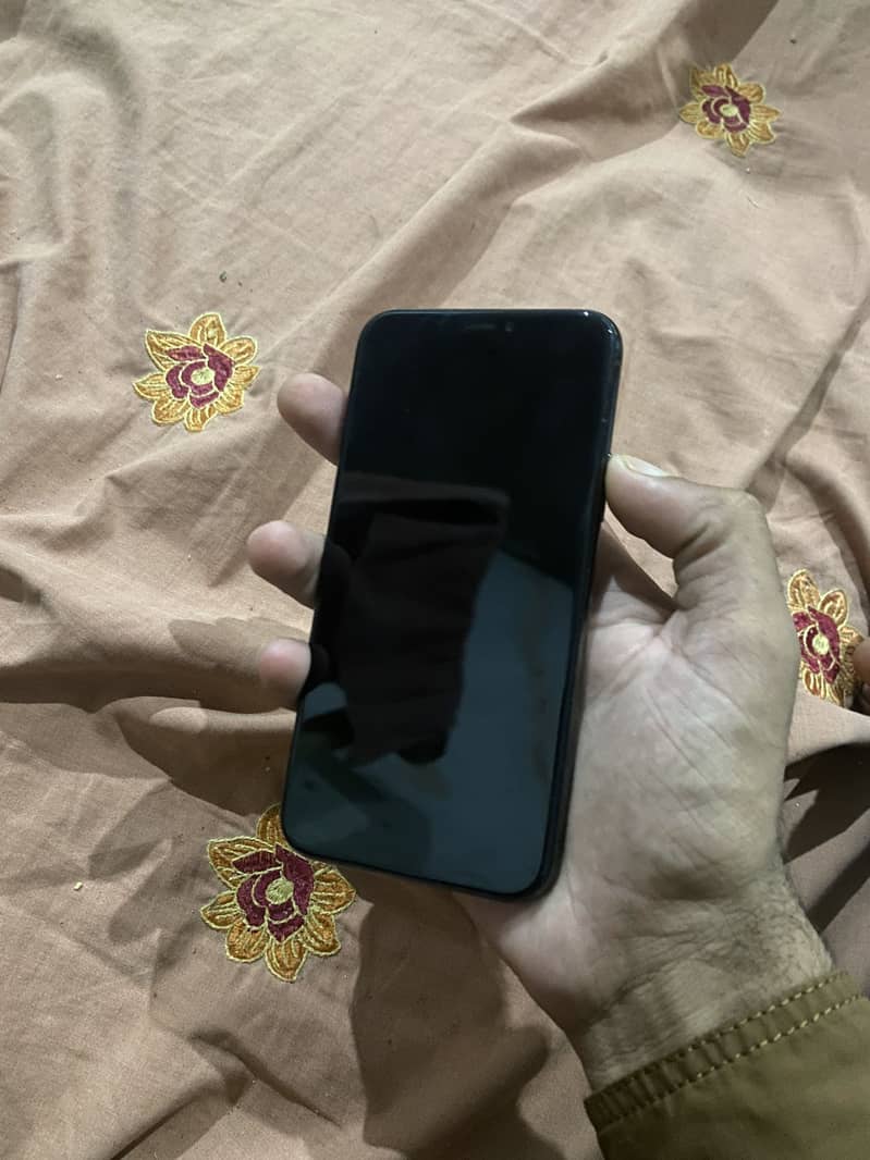 Apple iPhone 11 Pro 1