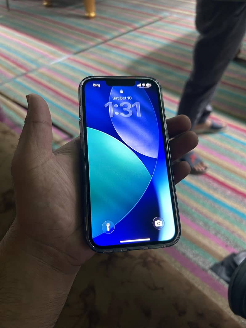 Apple iPhone 13 2
