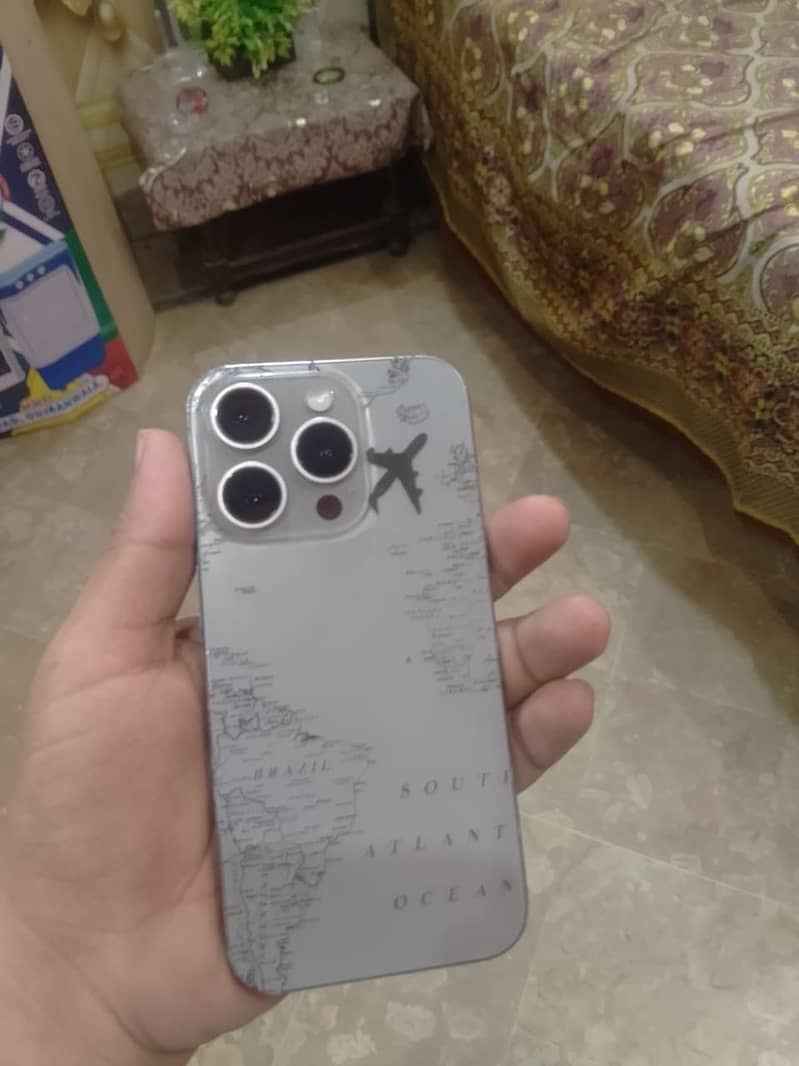 Apple iPhone 15 Pro 0