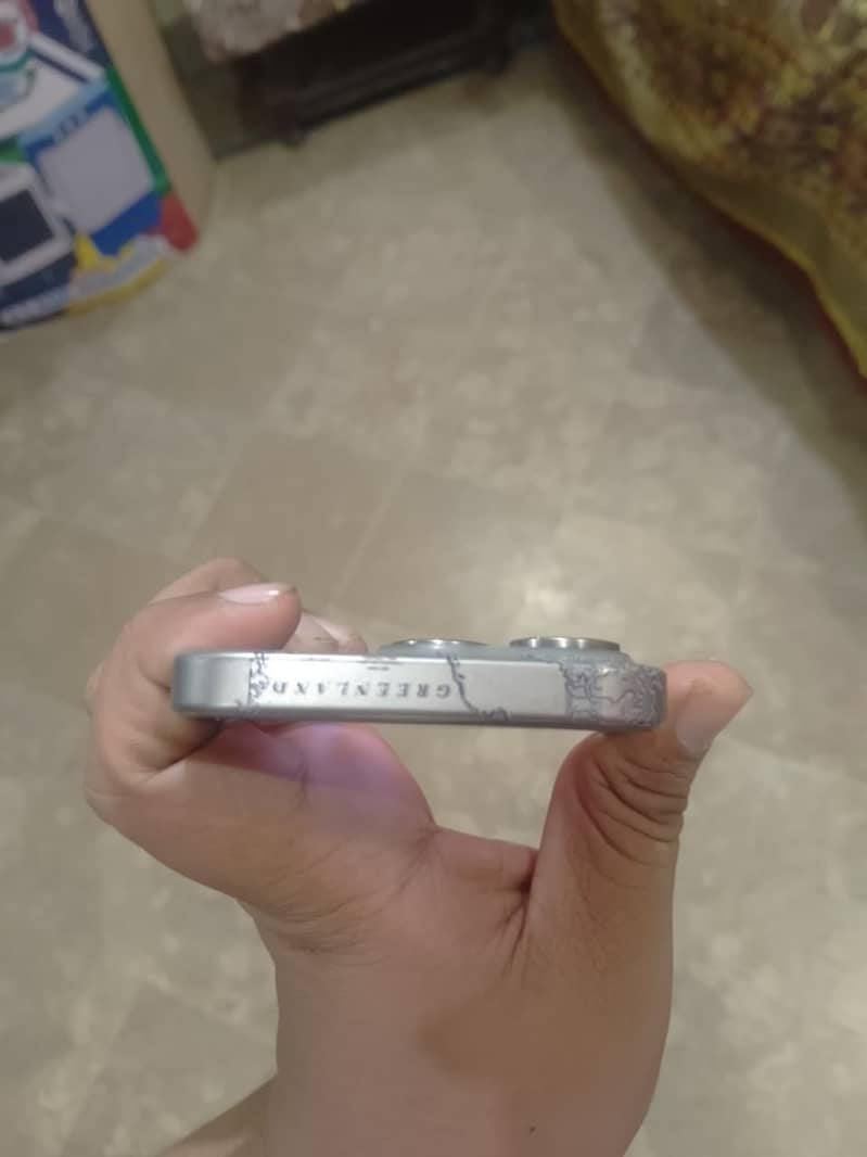 Apple iPhone 15 Pro 4