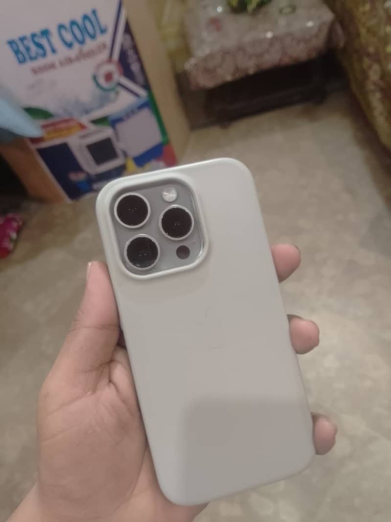 Apple iPhone 15 Pro 6