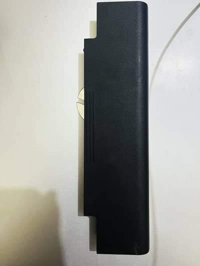 riginal Dell Laptop Battery - Inspiron N5010 N4050 N5050 & Studio 1535