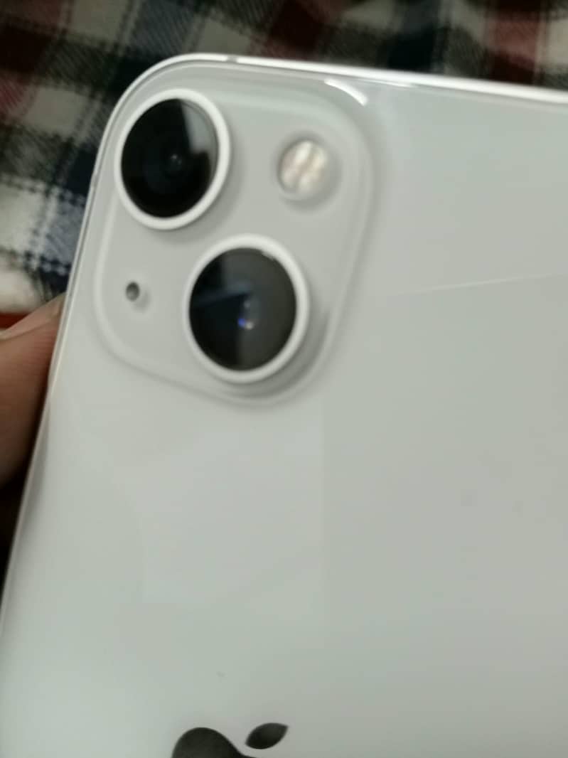 Apple iPhone 13 0