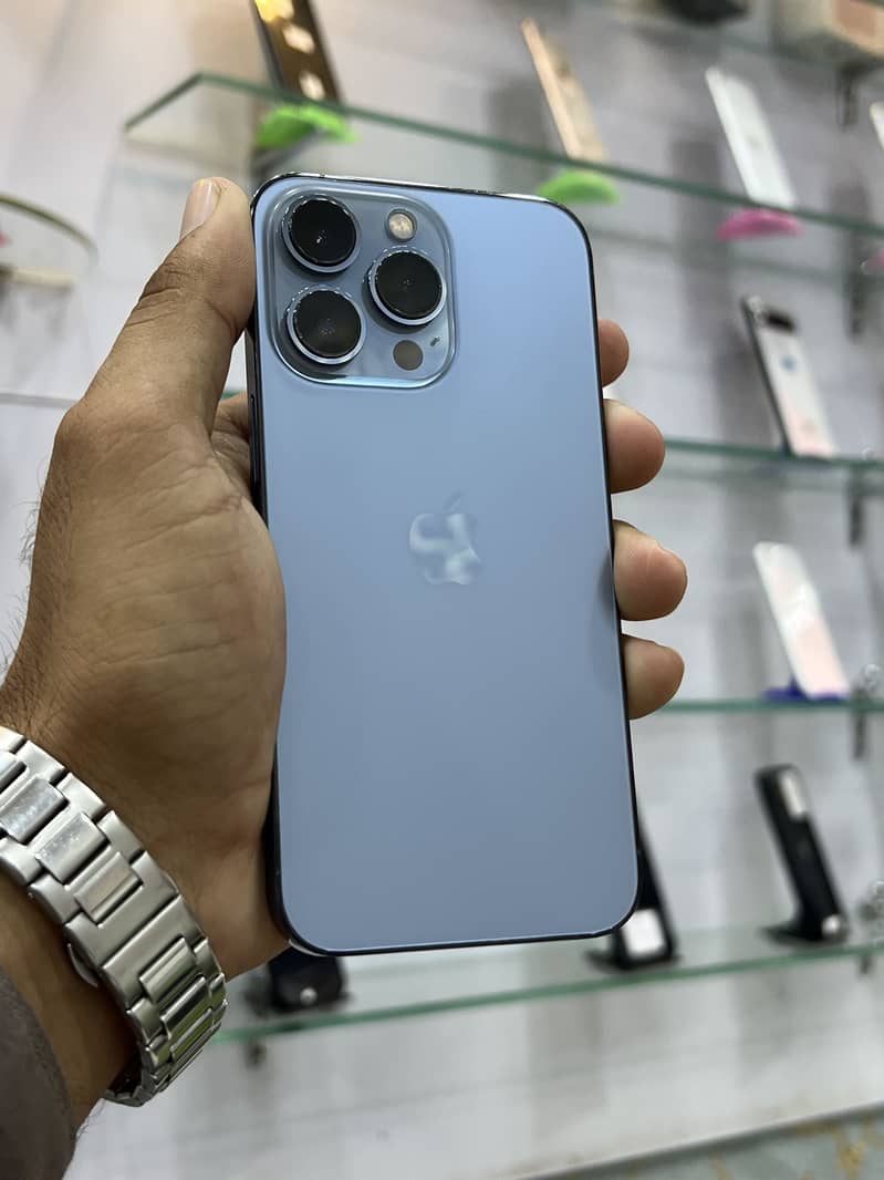 Apple iPhone 13 Pro 0