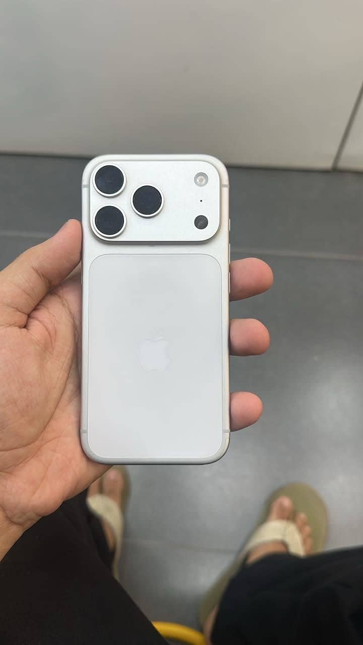 Apple iPhone 17 Pro 2
