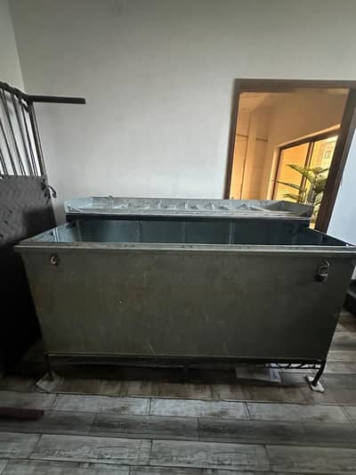 Trunk / Petti full size double door with stand