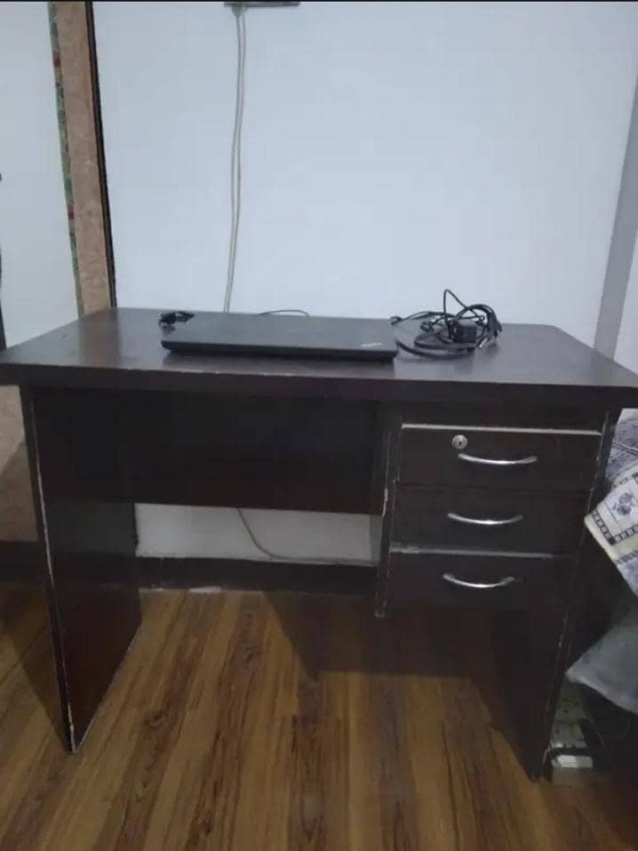 Study/ Computer table 4
