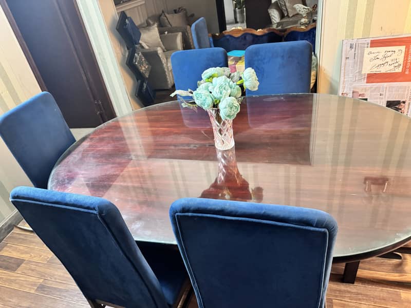 Dining table 0