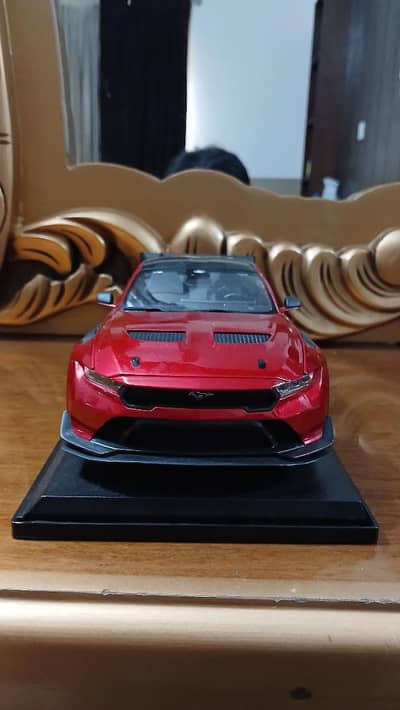 mustang showpiece