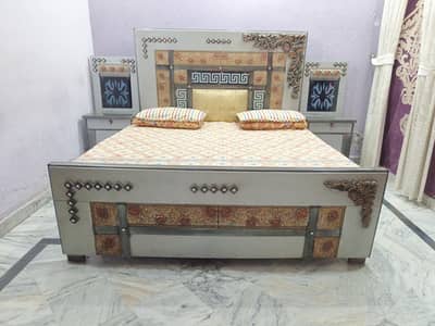 Elegant King Size Wooden Bed Set with Integrated Side Tables