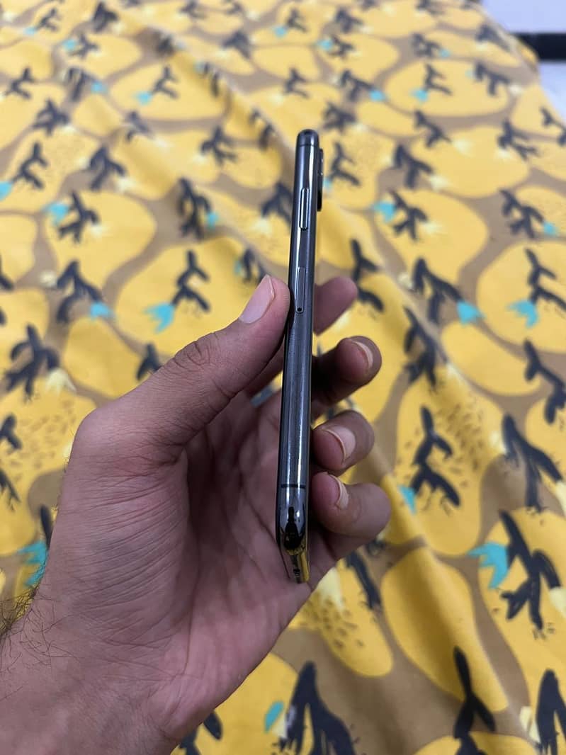 Apple iPhone X 0