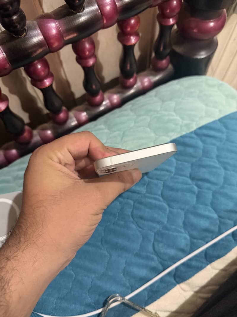 Apple iPhone 12 1