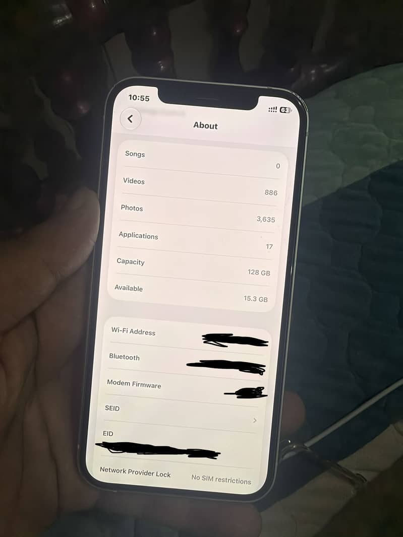 Apple iPhone 12 4