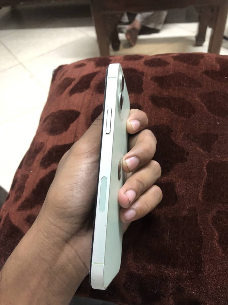 Apple iPhone 12 3