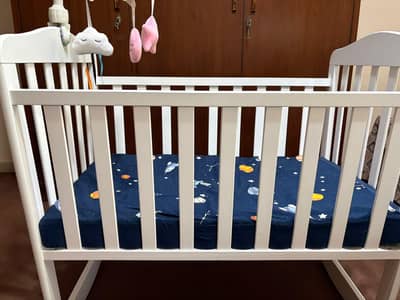 Baby cot for sale