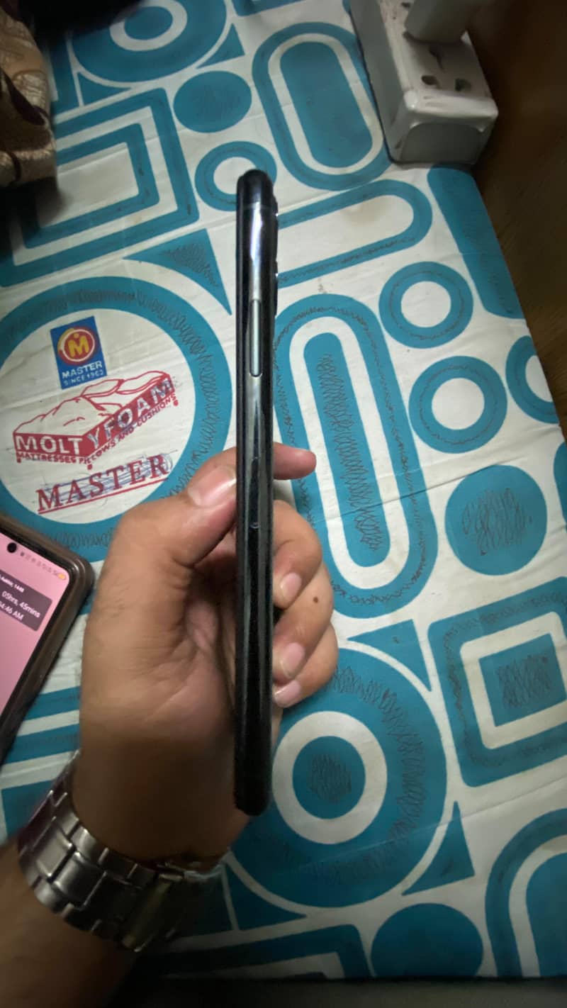 Apple iPhone 11 Pro Max 6
